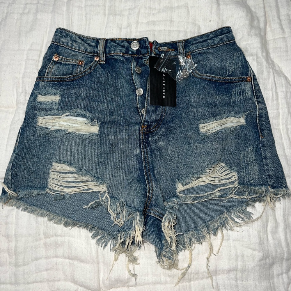 Signature 8 mom shorts